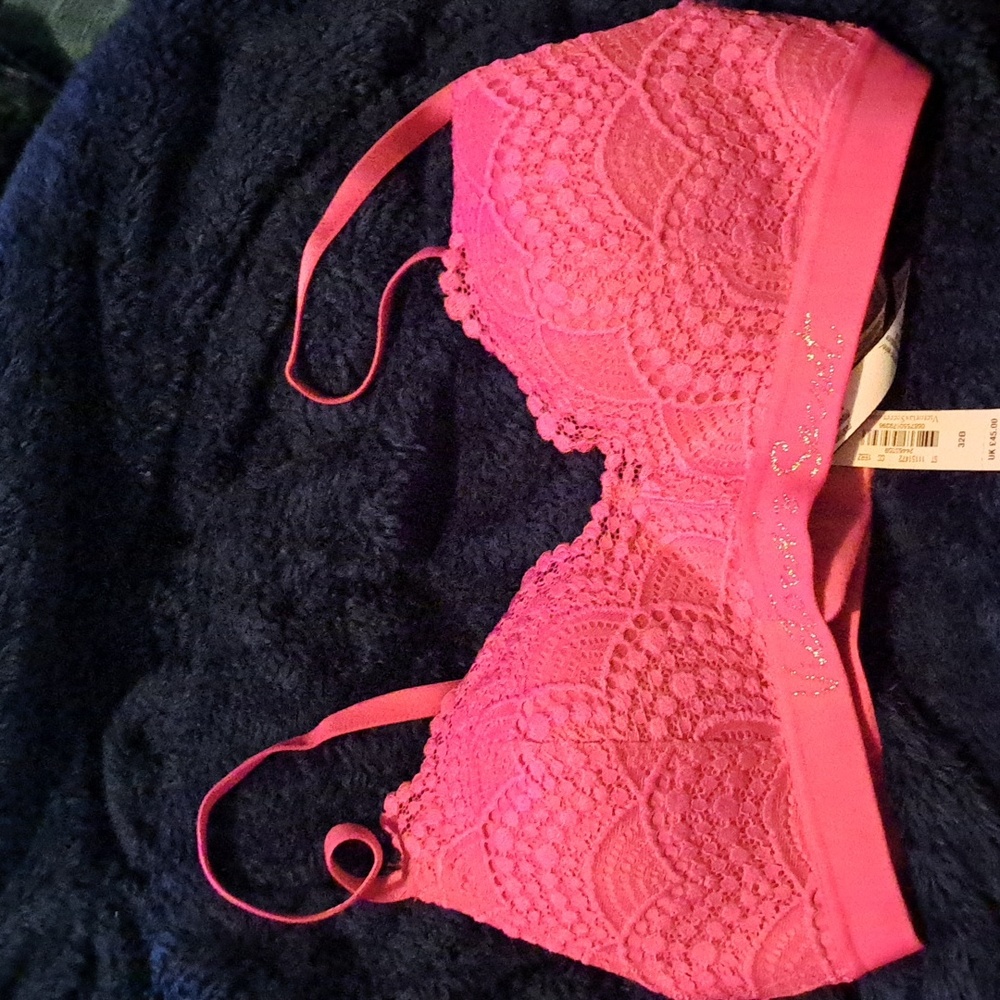 NWT Victoris Sectet pink push-up bra